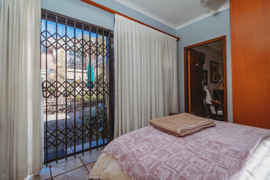 7 Bedroom Property for Sale in Outeniqua Strand Western Cape